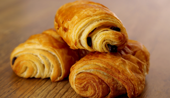 PAIN AU CHOCOLAT