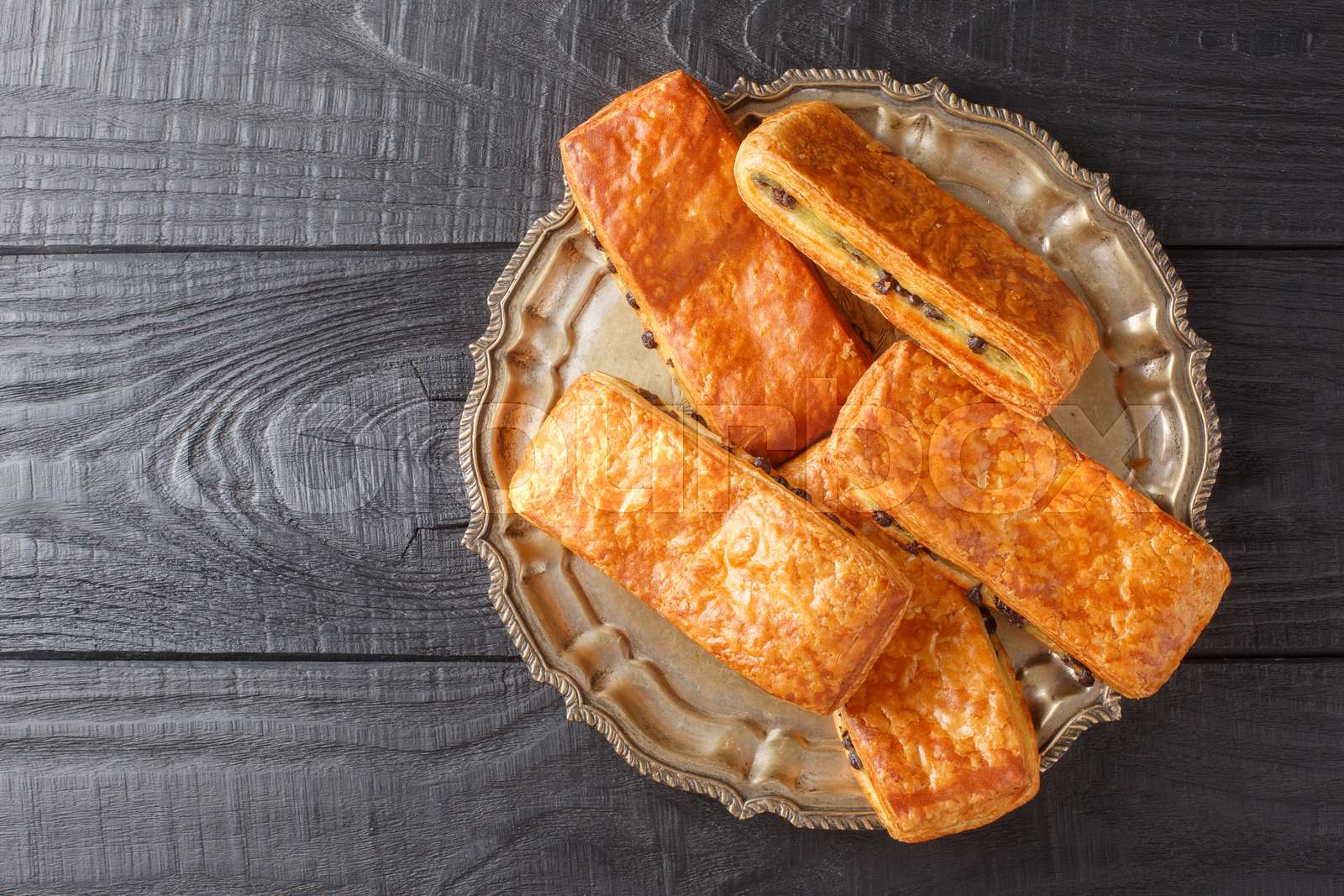 PAIN SUISSE (CUSTARD)